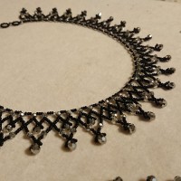 Siyah Kristal Nisan Kolye 