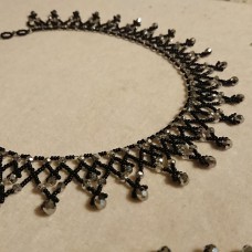 Siyah Kristal Nisan Kolye 